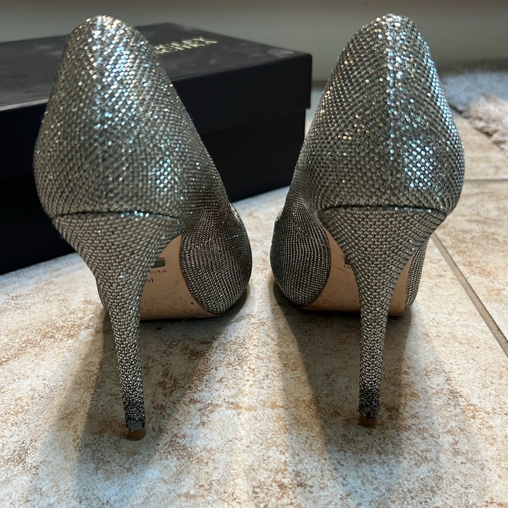 Silver Heels - image 4